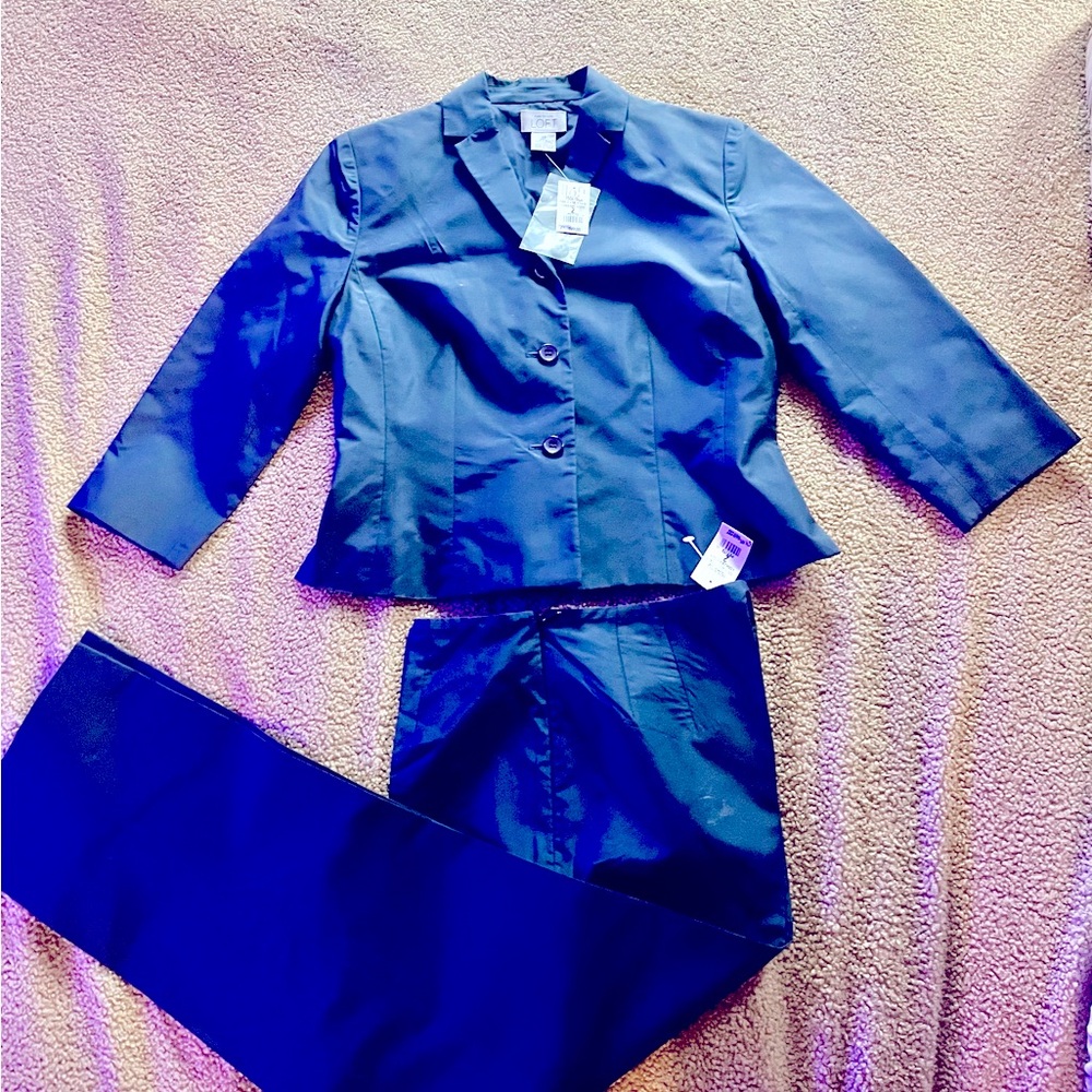 NWT Ann Taylor Loft Pant Suit.